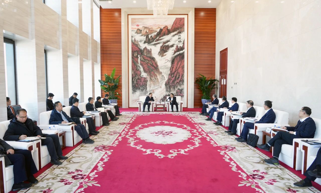 中國(guó)能建董事長(zhǎng)宋海良、總經(jīng)理倪真與中國(guó)南水北調(diào)集團(tuán)董事長(zhǎng)汪安南、總經(jīng)理孫志禹會(huì)談