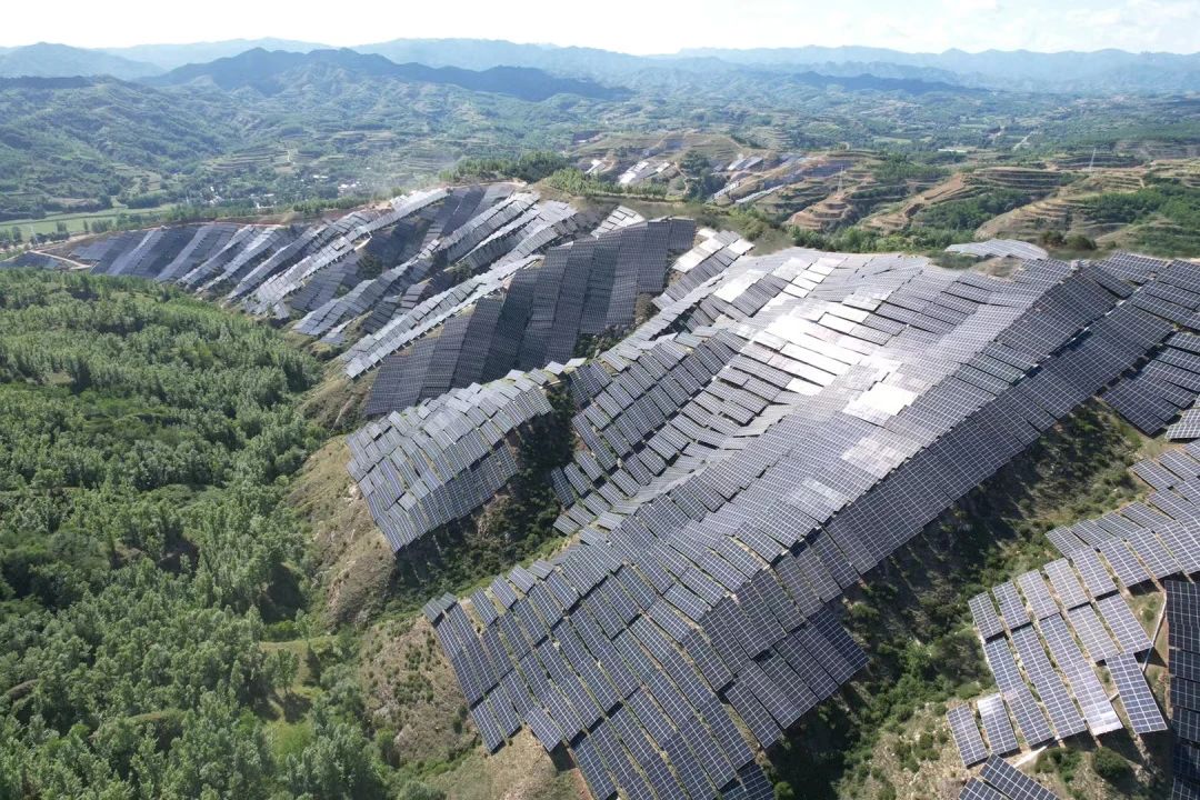 華電山西綠能潮涌 追風(fēng)逐日向未來(lái)