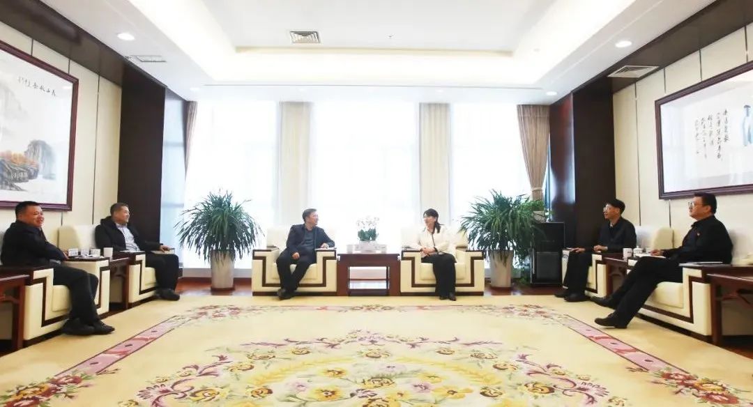 國家電投新疆公司與中國水電四局、中交集團(tuán)、運(yùn)達(dá)股份座談
