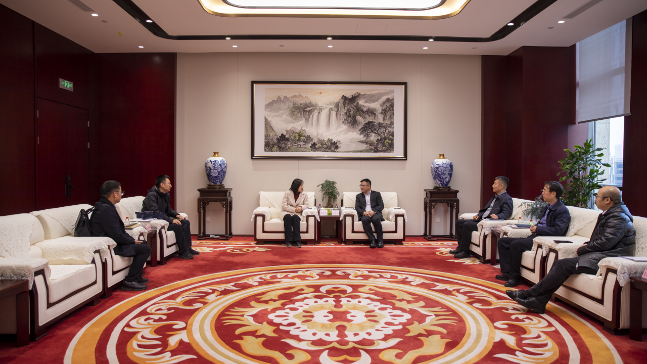 華電上海公司黨委書(shū)記顧金芳會(huì)見(jiàn)國(guó)家能源局華東監(jiān)管局黨組成員、副局長(zhǎng)朱曉艷