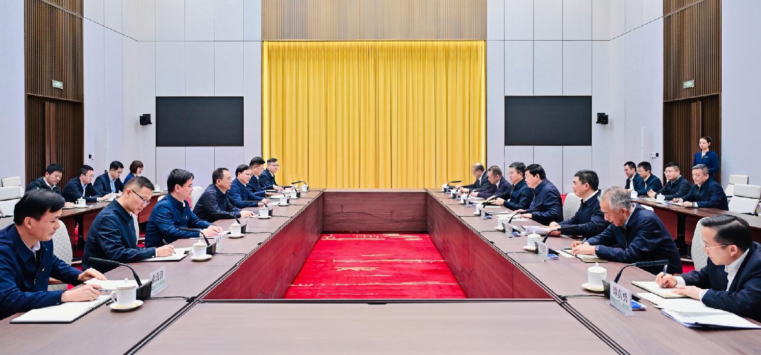 中國大唐集團(tuán)董事長鄒磊、總經(jīng)理張傳江與國家電網(wǎng)董事長張智剛、總經(jīng)理龐驍剛會談