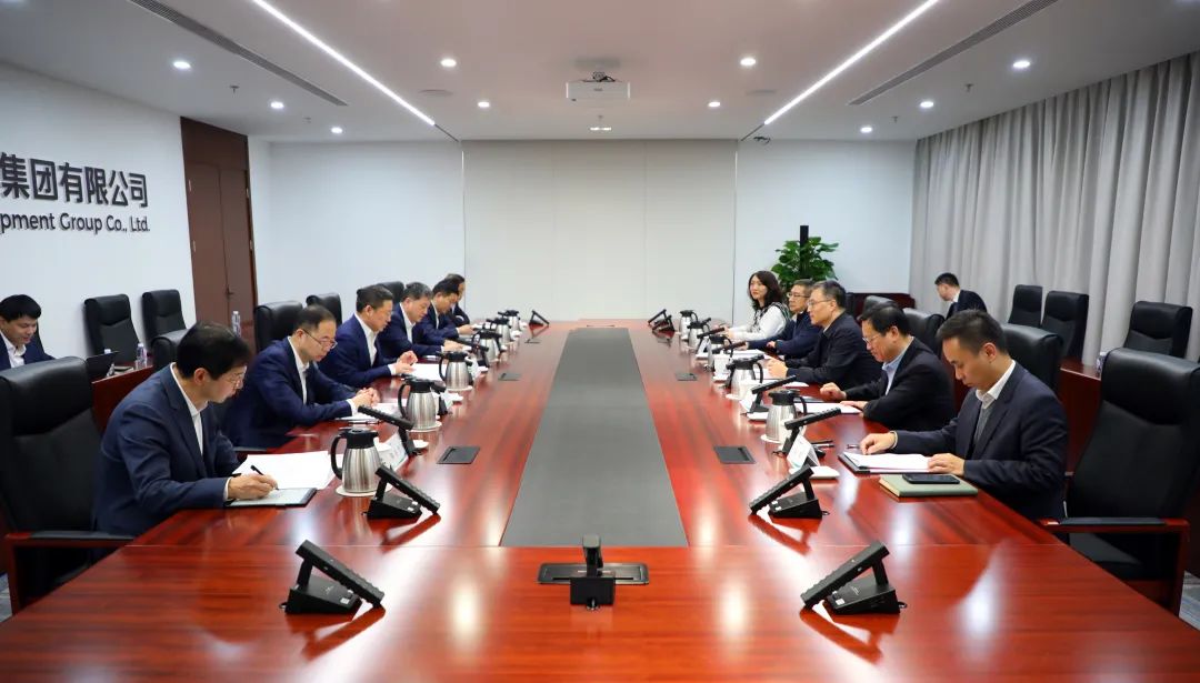 中國電氣裝備董事長李洪鳳、總經(jīng)理周群會見佛山市委書記唐屹峰